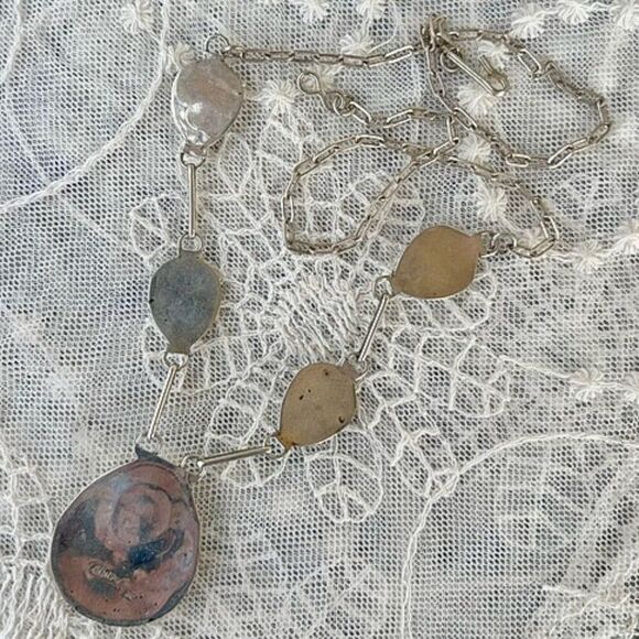 Vintage 5 Bear Paw Shadowbox with Lapis Lazuli Station Necklace 20” - Picture 8 of 14